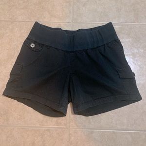 Liz Lange Maternity Shorts Medium Gently used. Black. Soft and some stre…